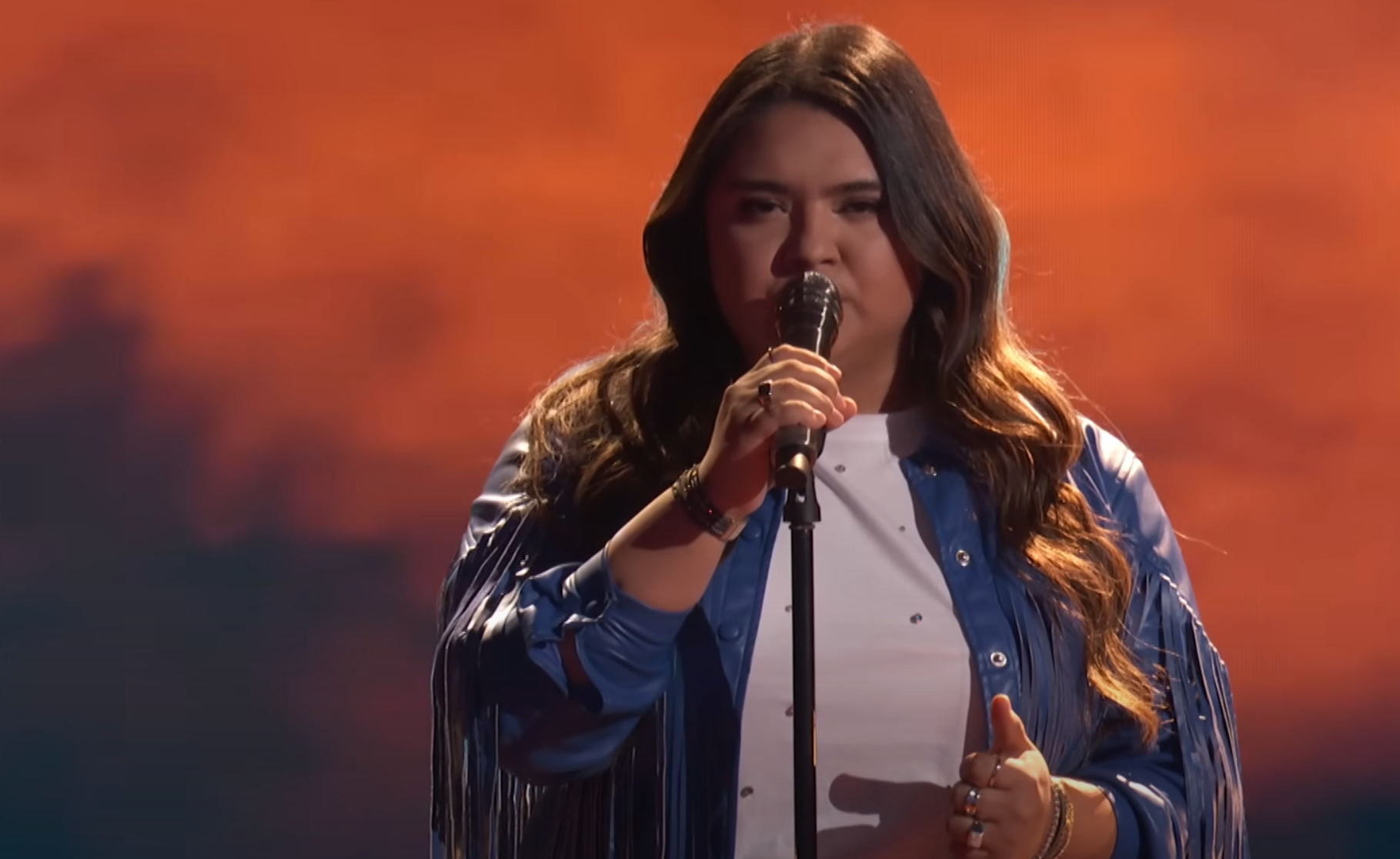 See Kristen Cruz Sings "Nothing Breaks Like a Heart" by Mark Ronson ft